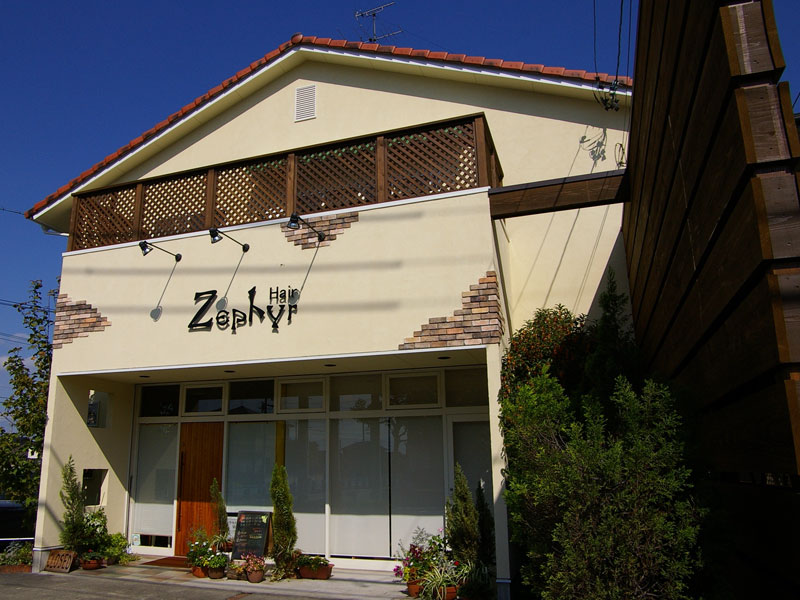 DIY好きなオーナーの美容院