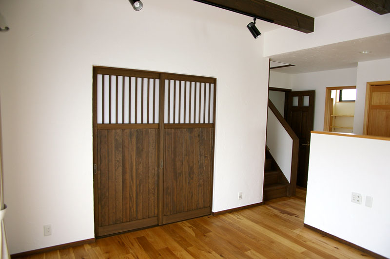 DIYで漆喰を塗った家