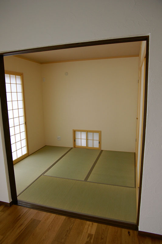 DIYで漆喰を塗った家