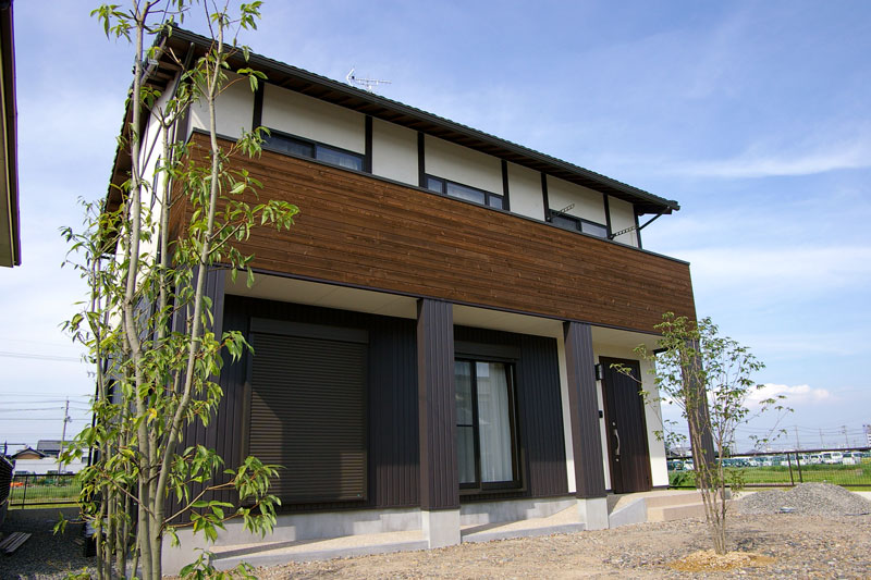 DIYで漆喰を塗った家