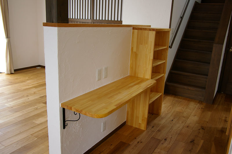 DIYで漆喰を塗った家