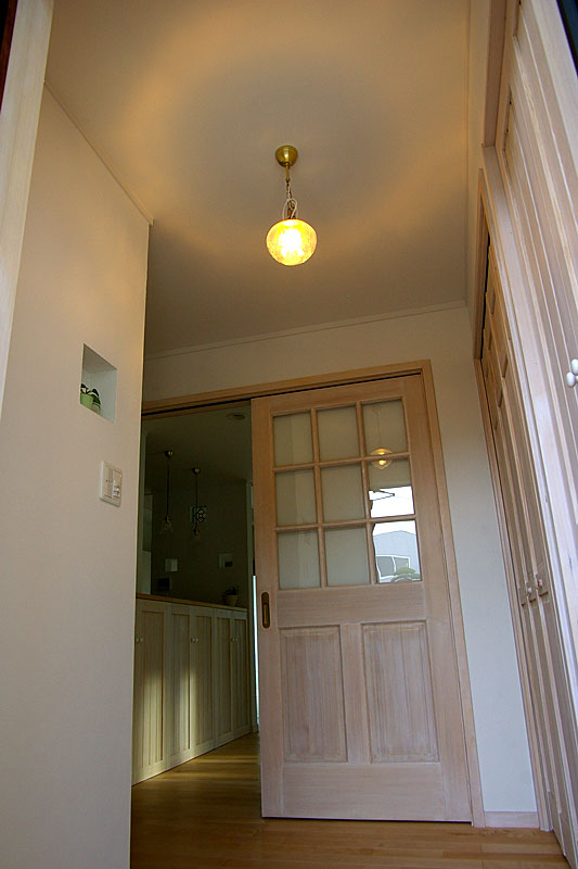 ロフト収納のあるコンパクトハウス