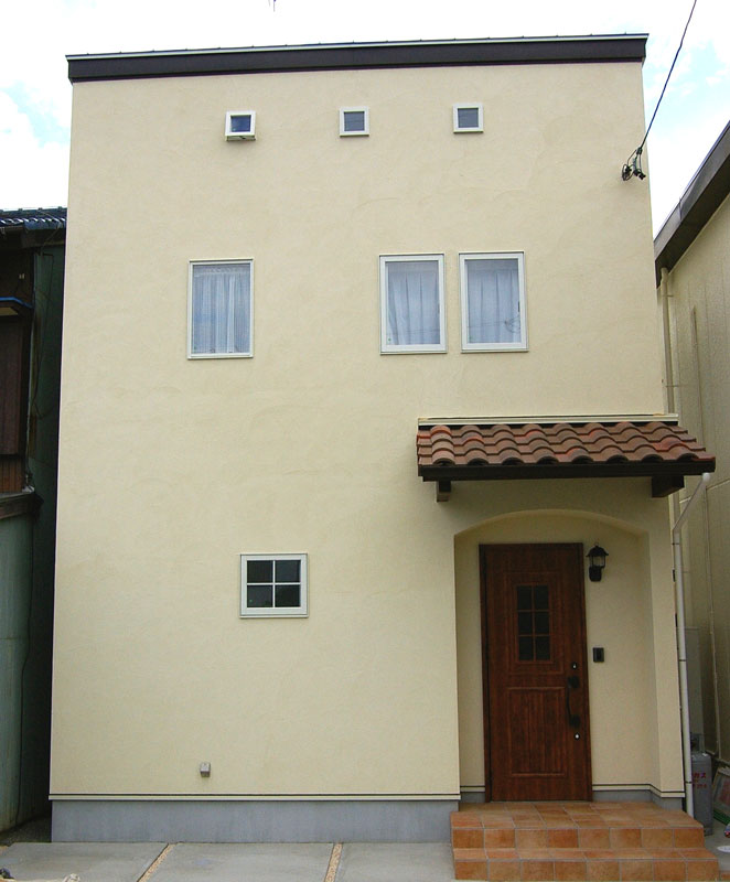 ロフト収納のあるコンパクトハウス