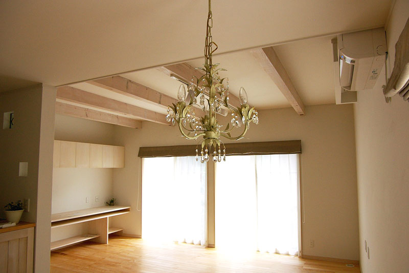 ロフト収納のあるコンパクトハウス