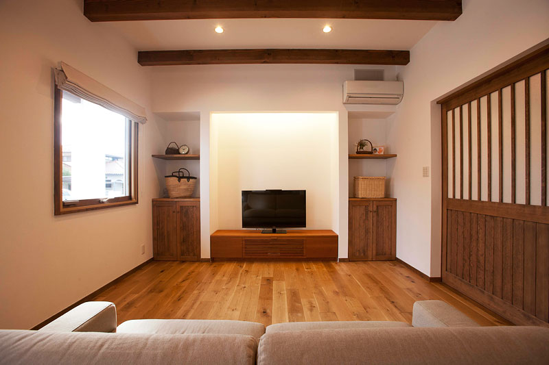 素材にこだわる大人ナチュラルな家