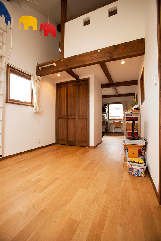 素材にこだわる大人ナチュラルな家