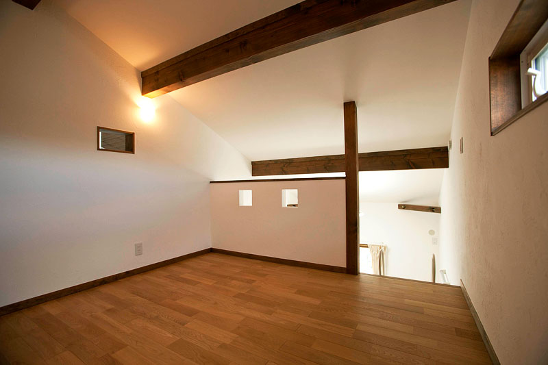 素材にこだわる大人ナチュラルな家