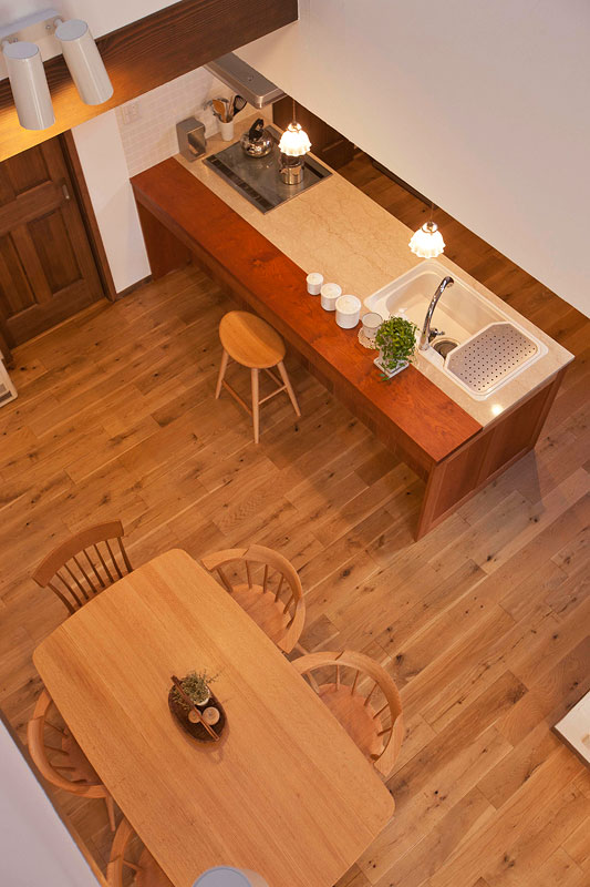 素材にこだわる大人ナチュラルな家