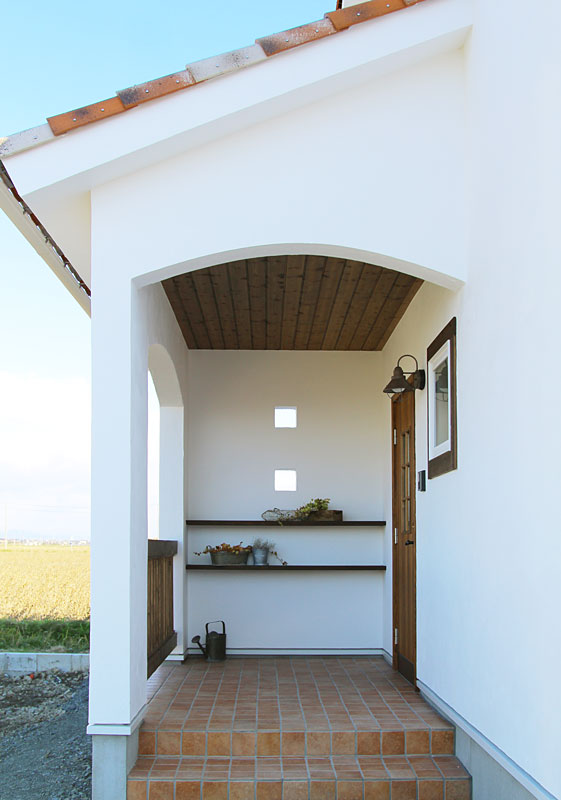 カフェスタイルのキッチンのある家