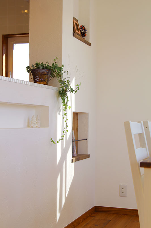 カフェスタイルのキッチンのある家