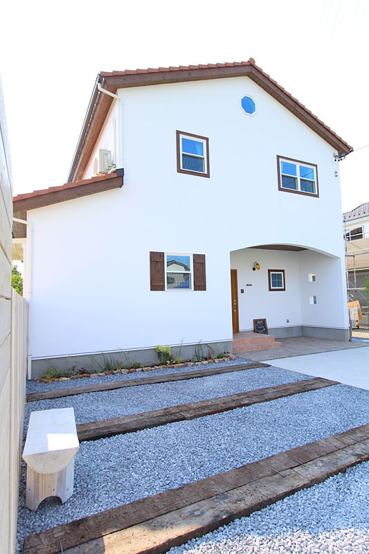 登り棒と雲梯のある家