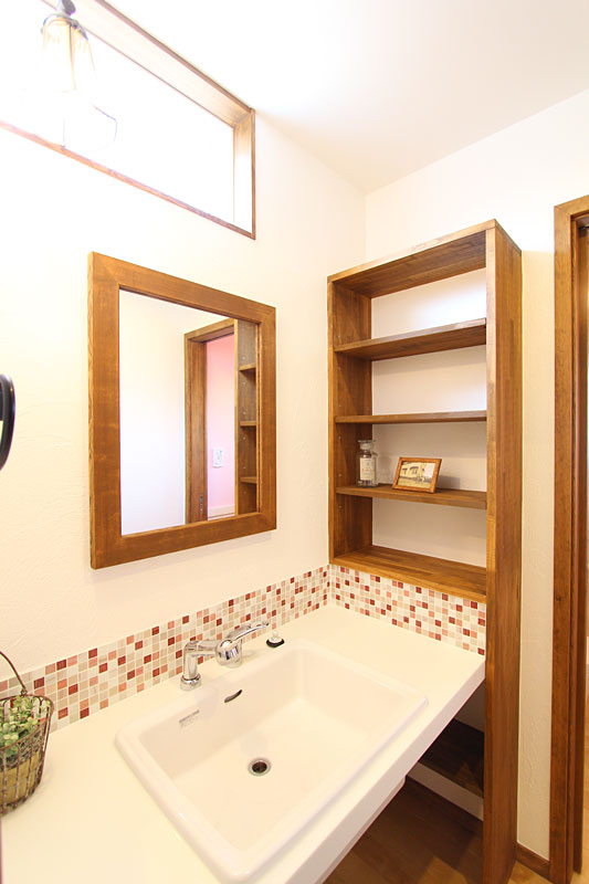 登り棒と雲梯のある家