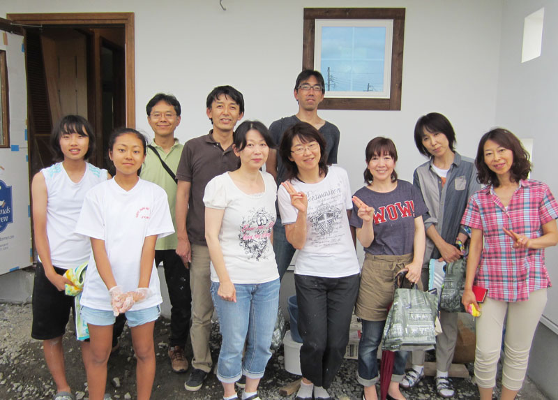 登り棒と雲梯のある家
