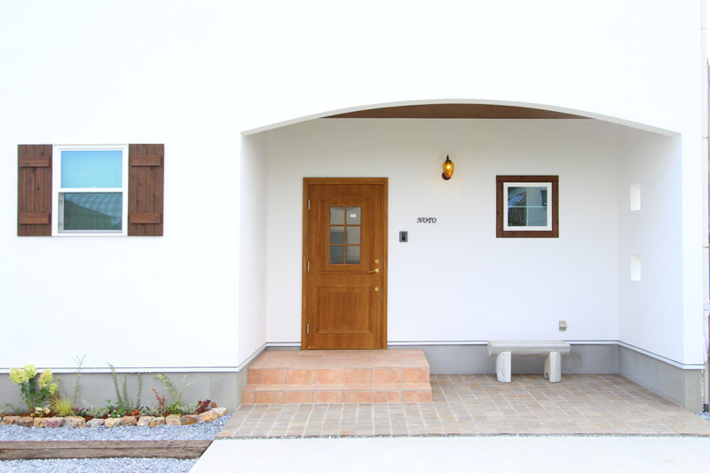 登り棒と雲梯のある家