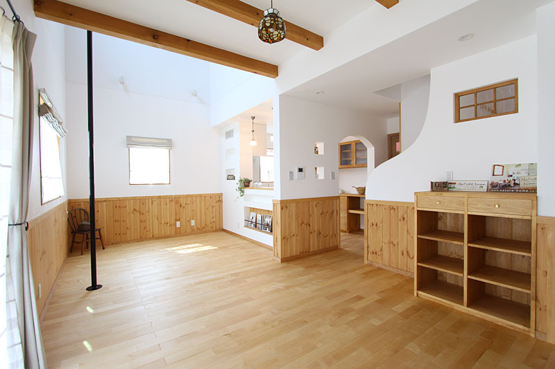 登り棒と雲梯のある家