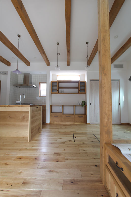 料理を楽しむ！木製キッチンのある家