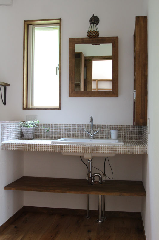 バイクガレージのある家