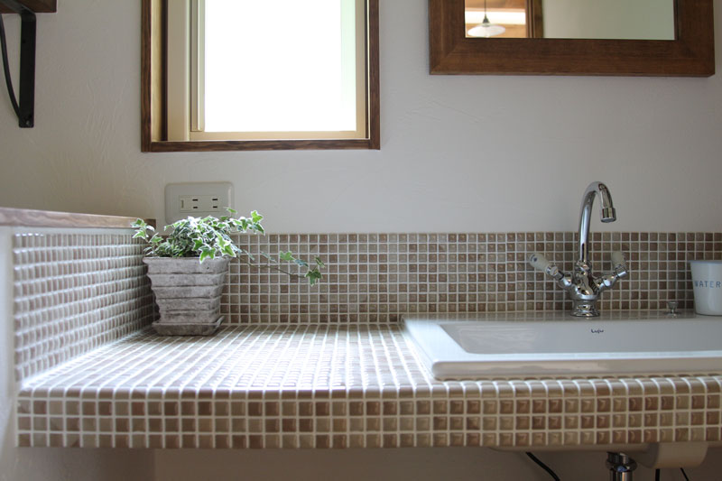 バイクガレージのある家