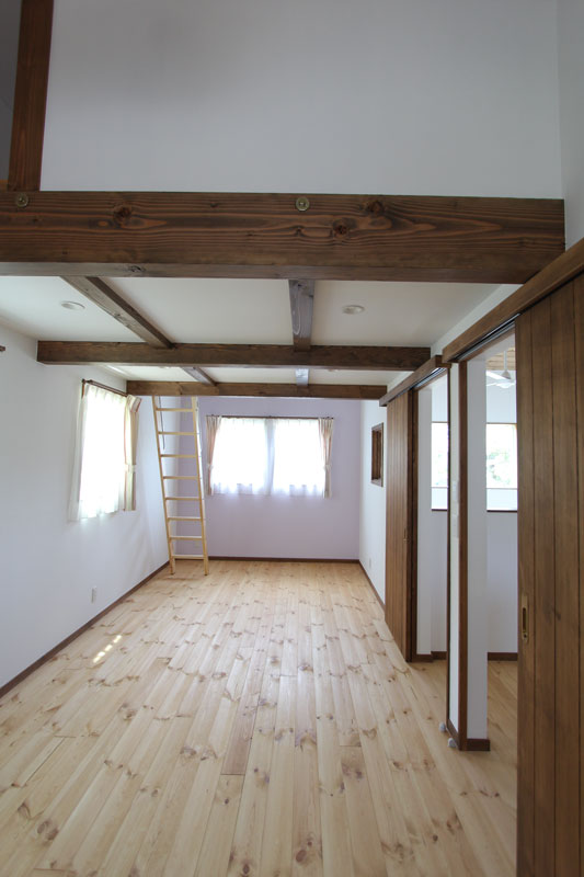 バイクガレージのある家