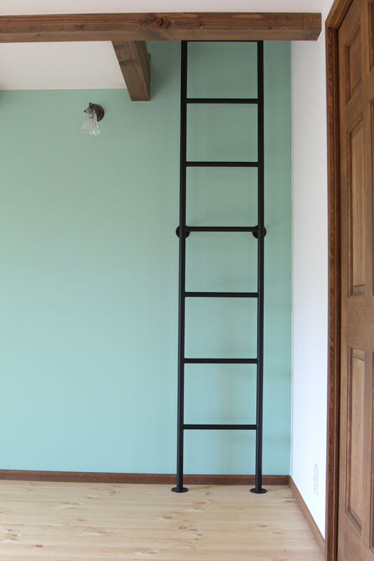 バイクガレージのある家