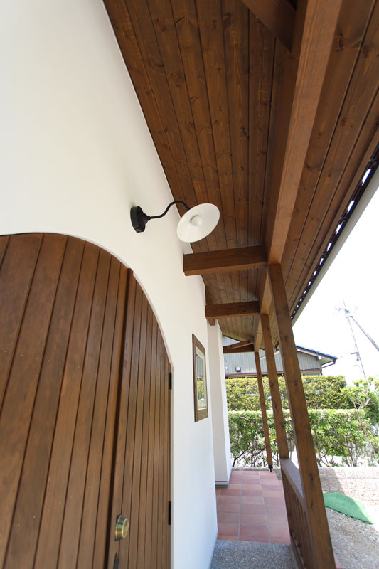 バイクガレージのある家