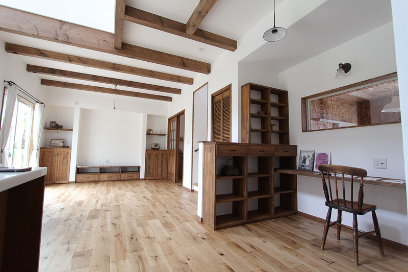 バイクガレージのある家