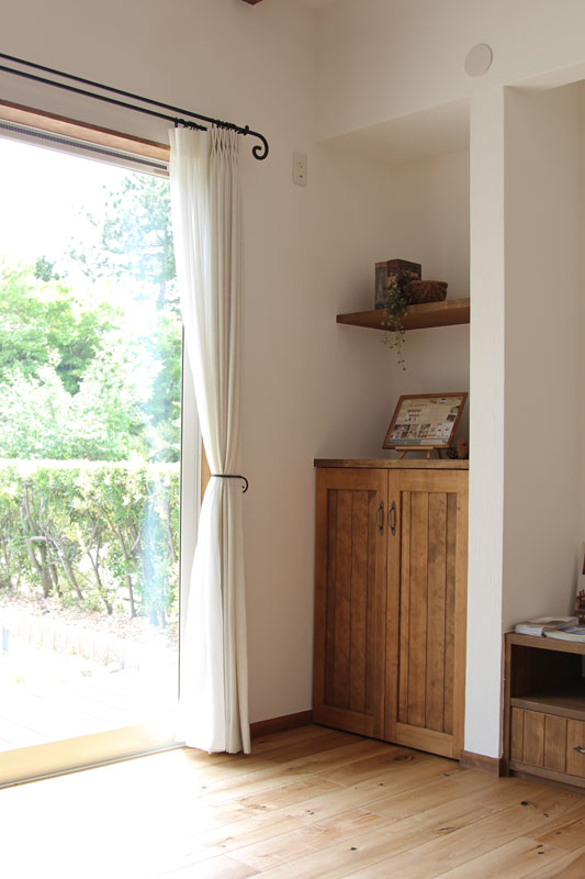 バイクガレージのある家