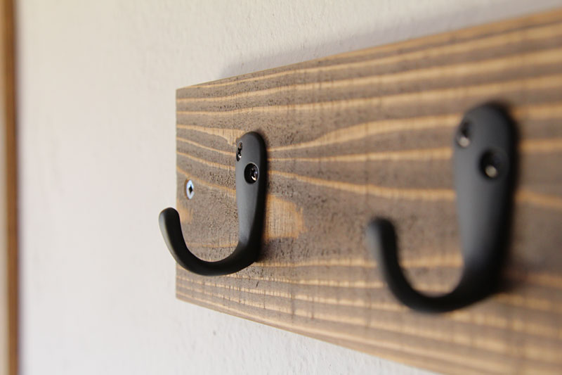 木製窓の男前インテリアの家