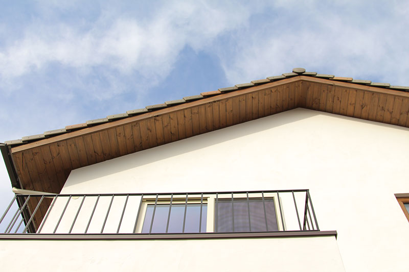 木製窓の男前インテリアの家