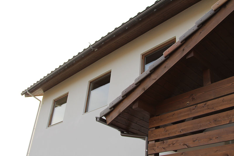 木製窓の男前インテリアの家