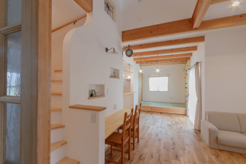 うんていとボルダリングのある家