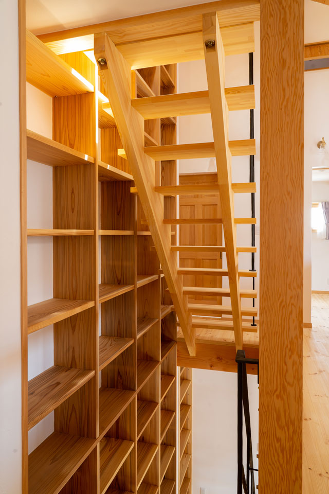 憧れの本棚のある家