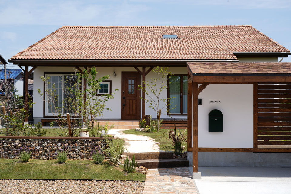 すべり台のある家