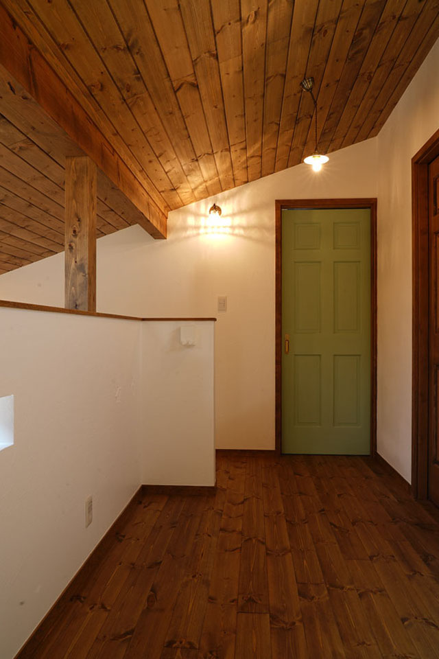 すべり台のある家