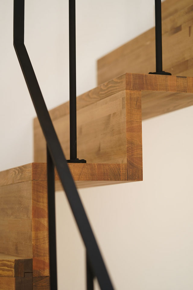 すべり台のある家