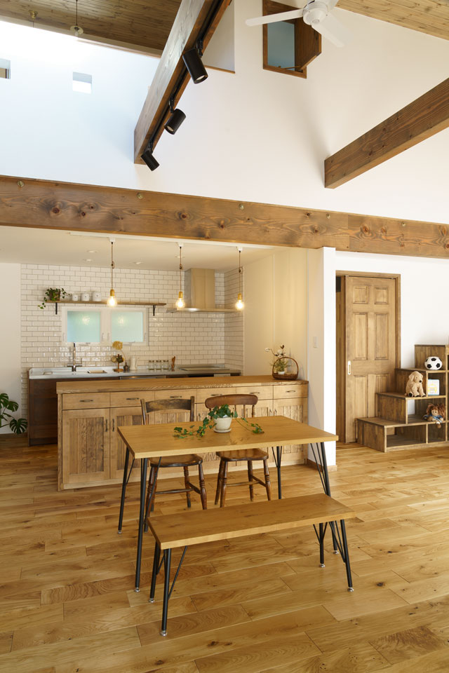 すべり台のある家