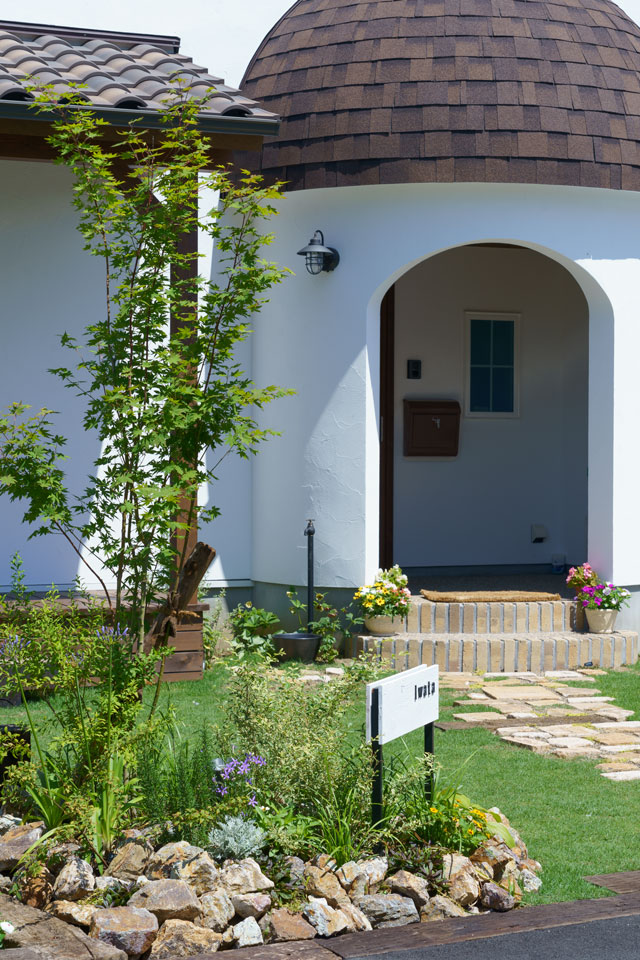 どんぐり屋根のある家