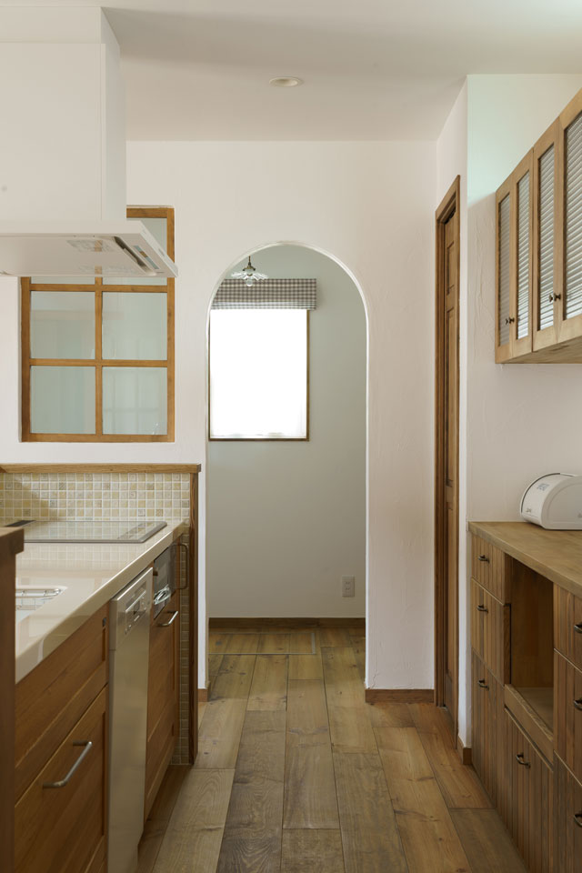 どんぐり屋根のある家