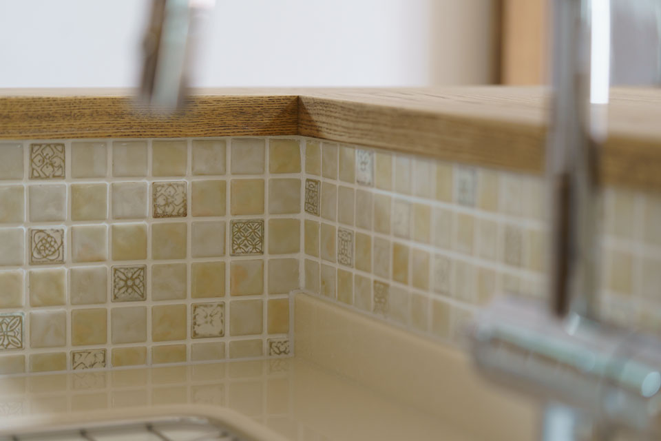 どんぐり屋根のある家