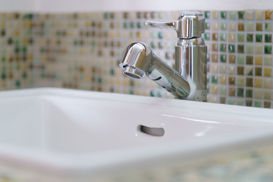 どんぐり屋根のある家