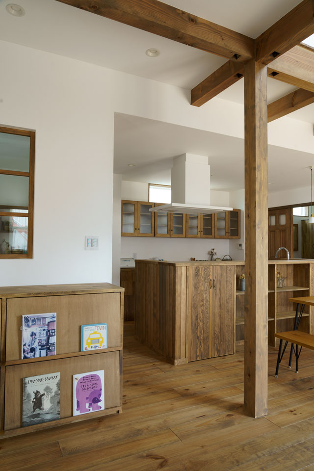 どんぐり屋根のある家