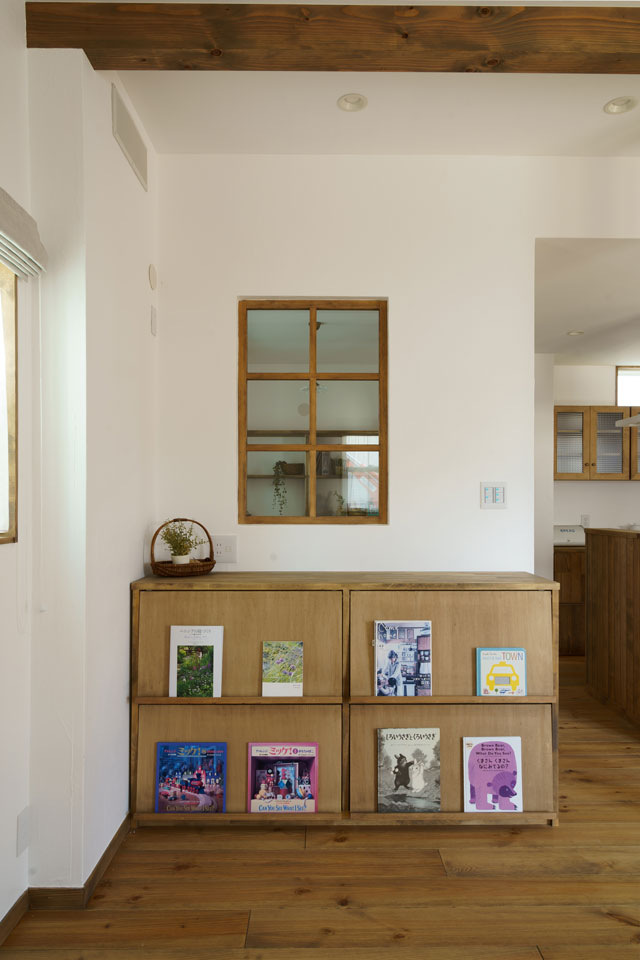 どんぐり屋根のある家