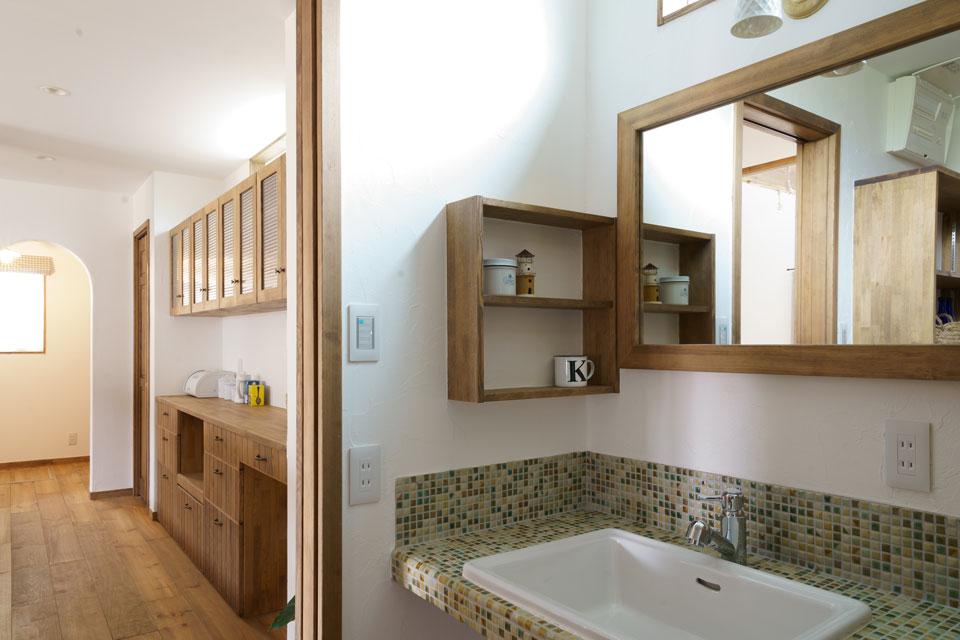 どんぐり屋根のある家