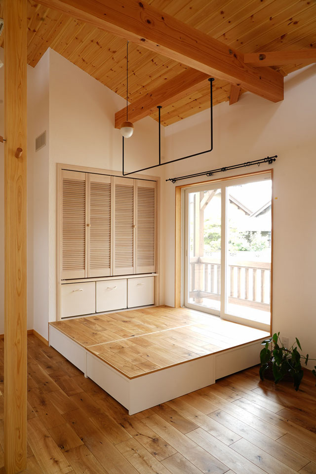 勾配天井の大空間LDKの家