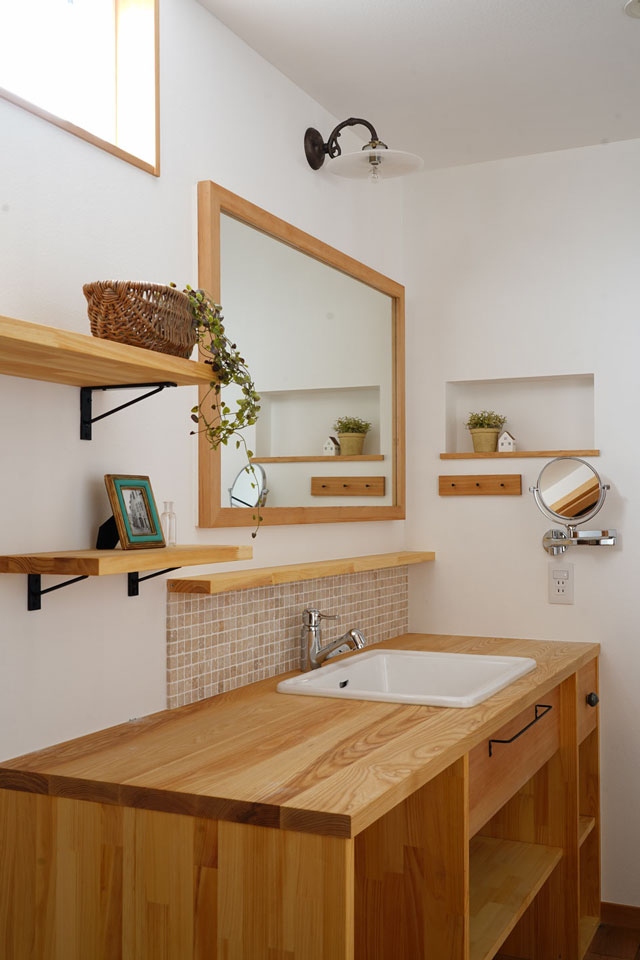 勾配天井の大空間LDKの家