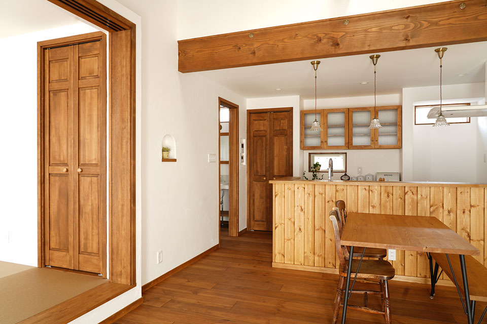 DIYとアンティークを愉しむ家