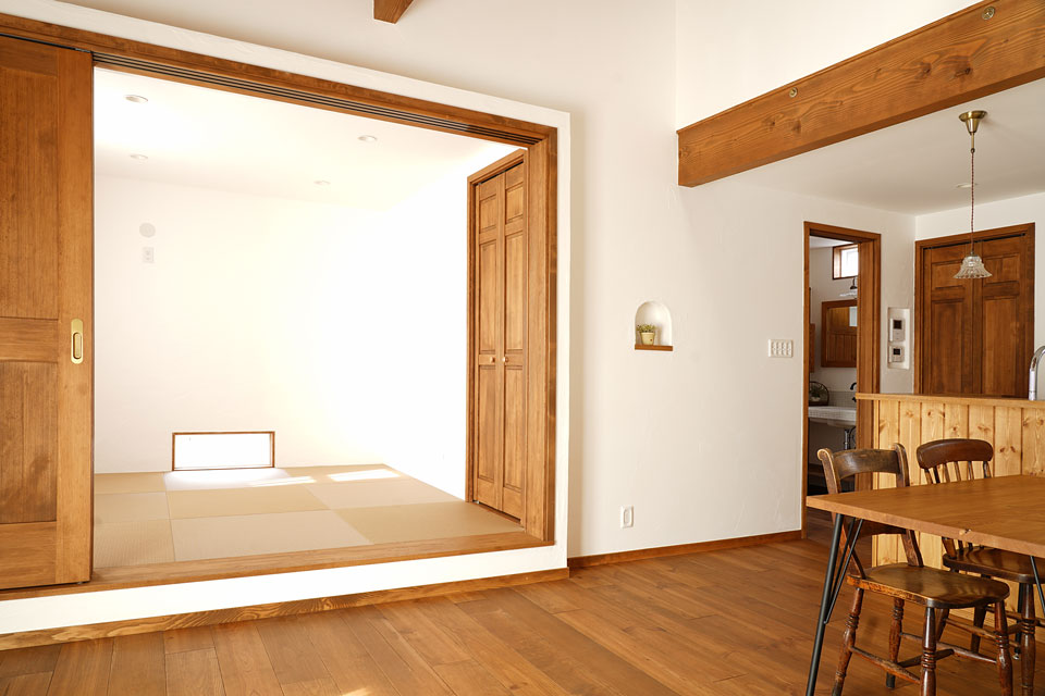 DIYとアンティークを愉しむ家