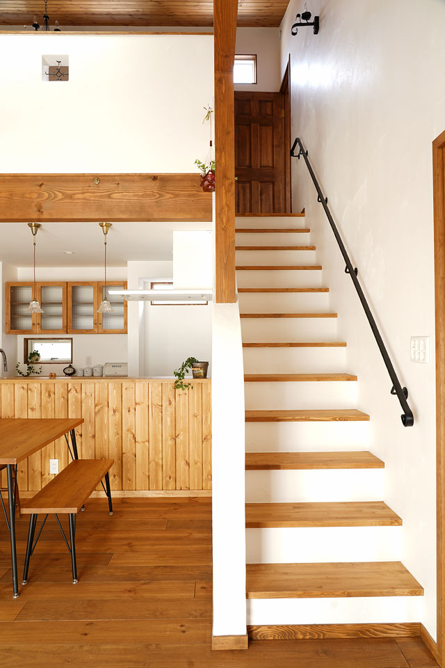 DIYとアンティークを愉しむ家