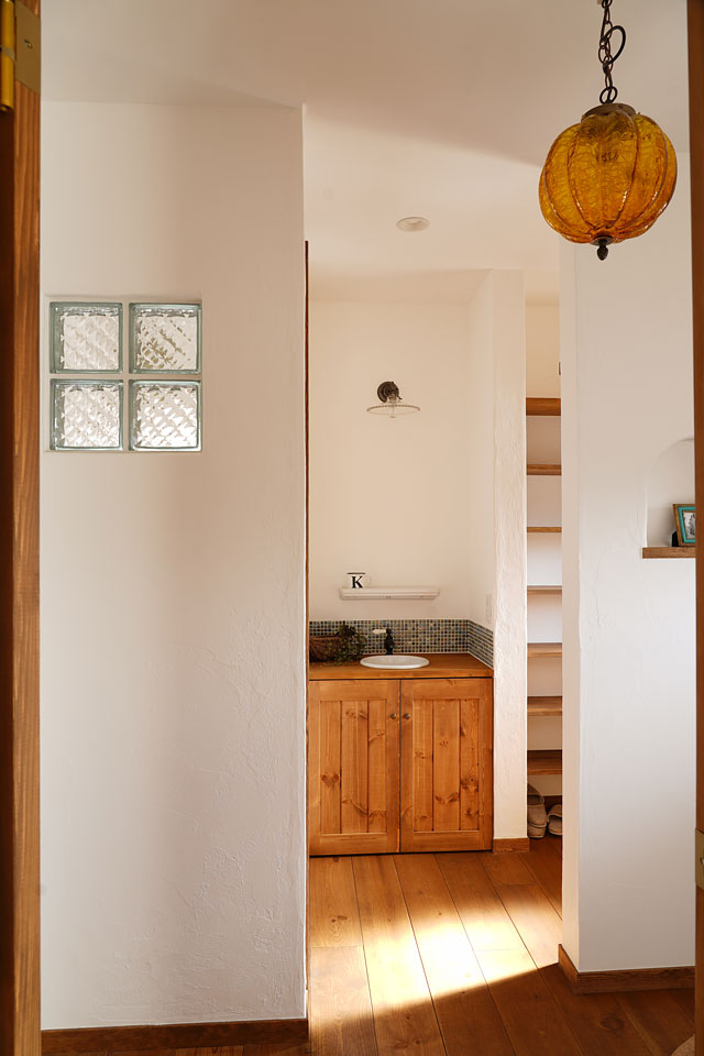 DIYとアンティークを愉しむ家