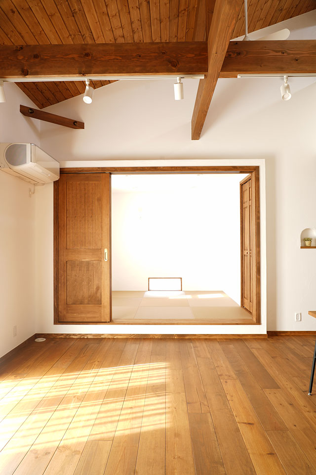 DIYとアンティークを愉しむ家